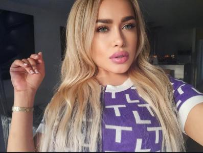 647644034: Chica busca chico en Barcelona