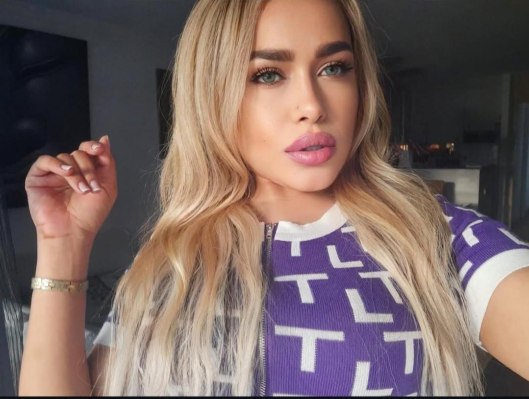 647644034: Chica busca chico en Barcelona