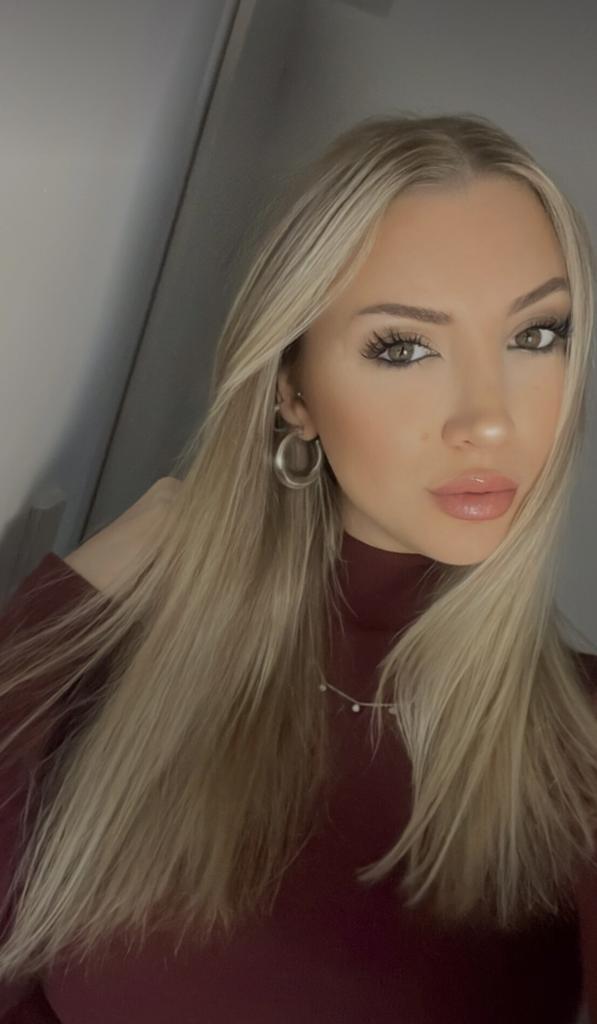 Chica busca chico en Almería: 