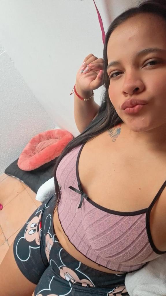 603390343: Chica busca chico en Madrid