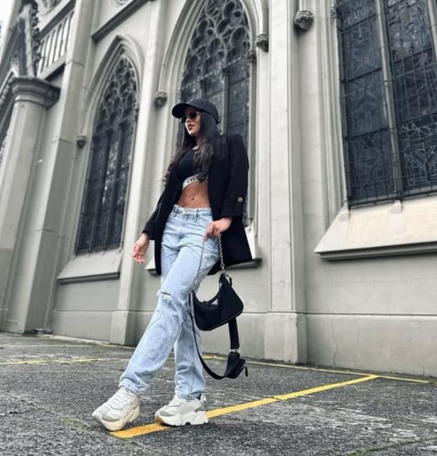 Chica busca chico en Málaga: Chica busca chico