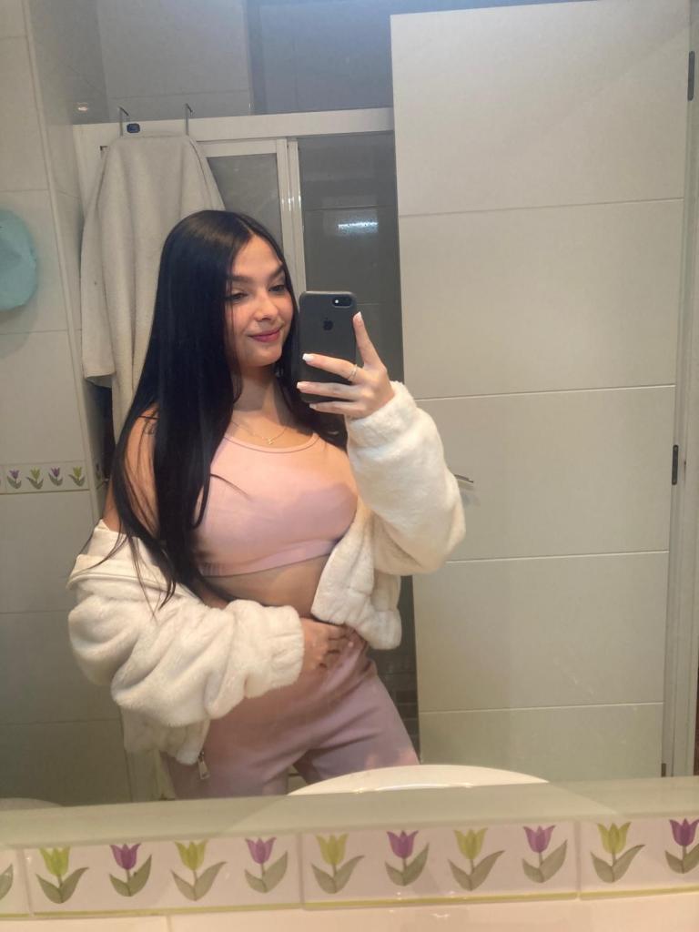 673786373: Chica busca chico en Sevilla