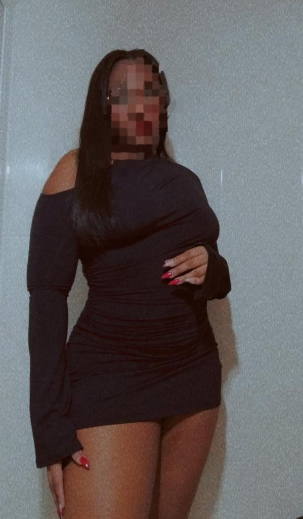 673533302: Chica busca chico en Sevilla