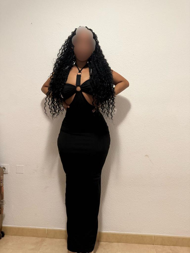 697754743: Chica busca chico en Almería