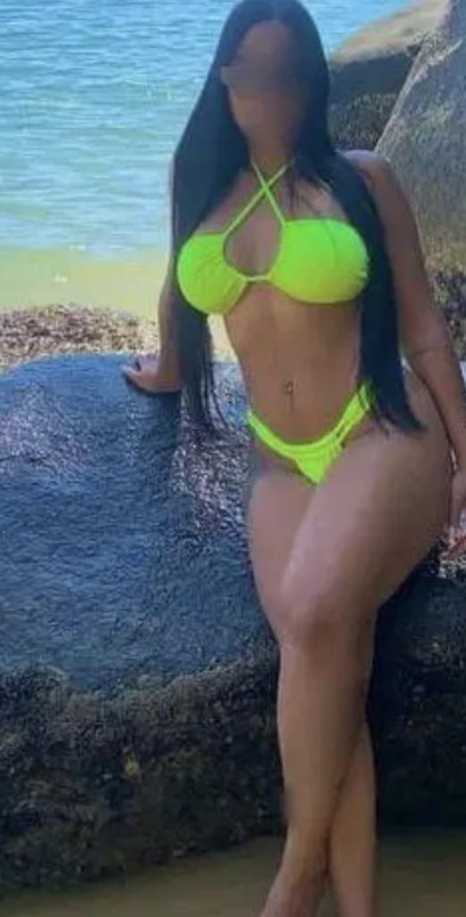 611306347: Chica busca chico en La Coruña