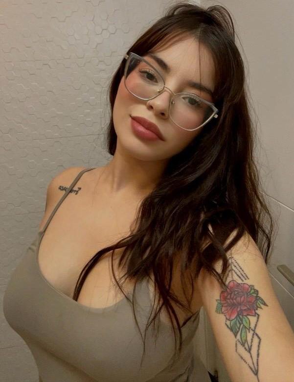 Chica busca chico en Tarragona: Chica busca chico