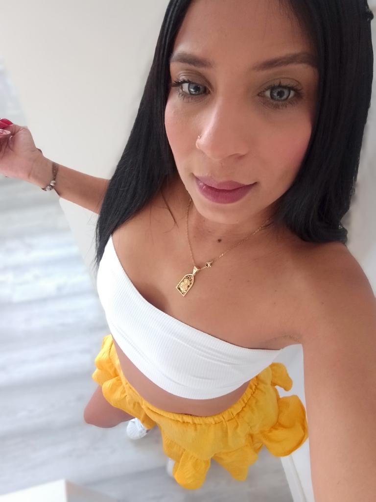 620231870: Chica busca chico en Sevilla