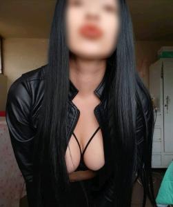 671388879: Chica busca chico en Barcelona