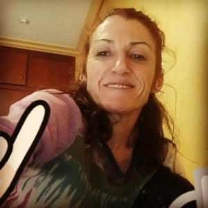 672570338: Chica busca chico en Valencia