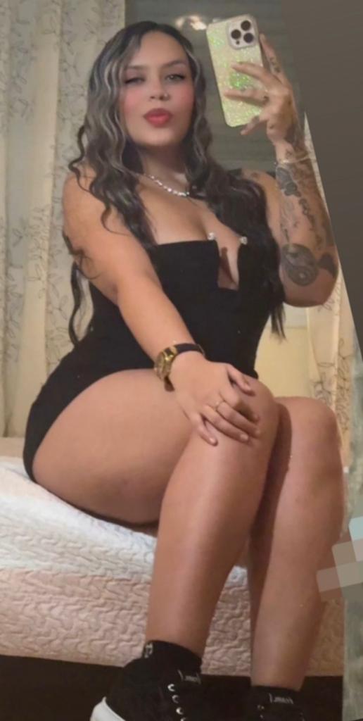 617433758: Chica busca chico en Sevilla