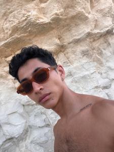 604310347: Chico busca chica en Barcelona