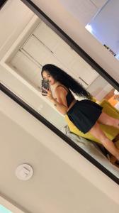 611268382: Chica busca chico en Sevilla