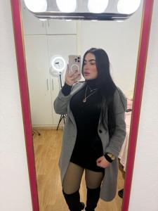 613594072: Chica busca chico en Cádiz