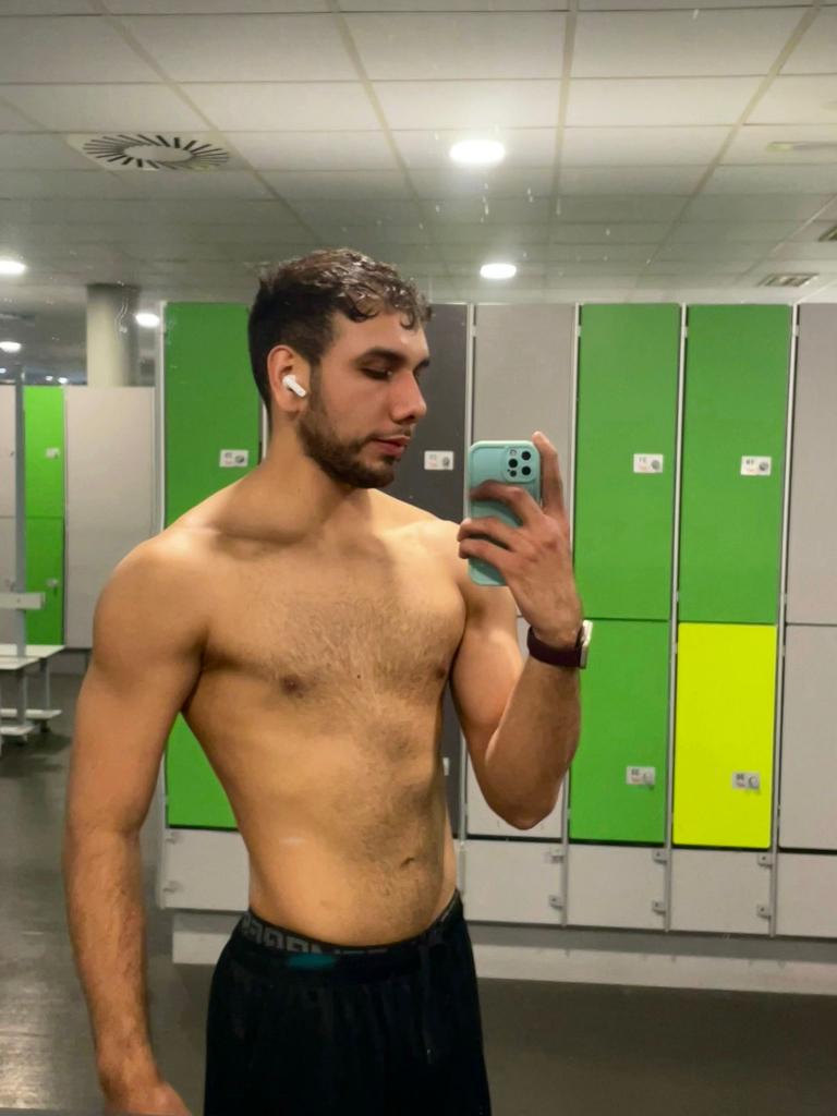 641731843: Chico busca chica en Málaga