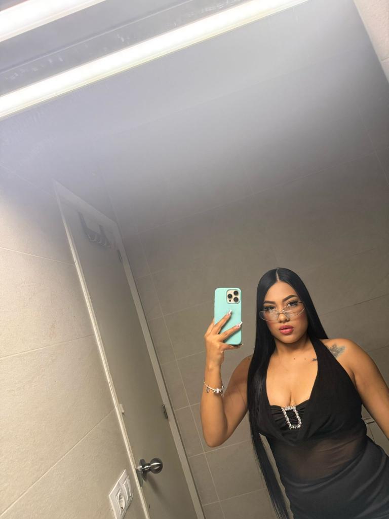 637952355: Chica busca chico en Málaga