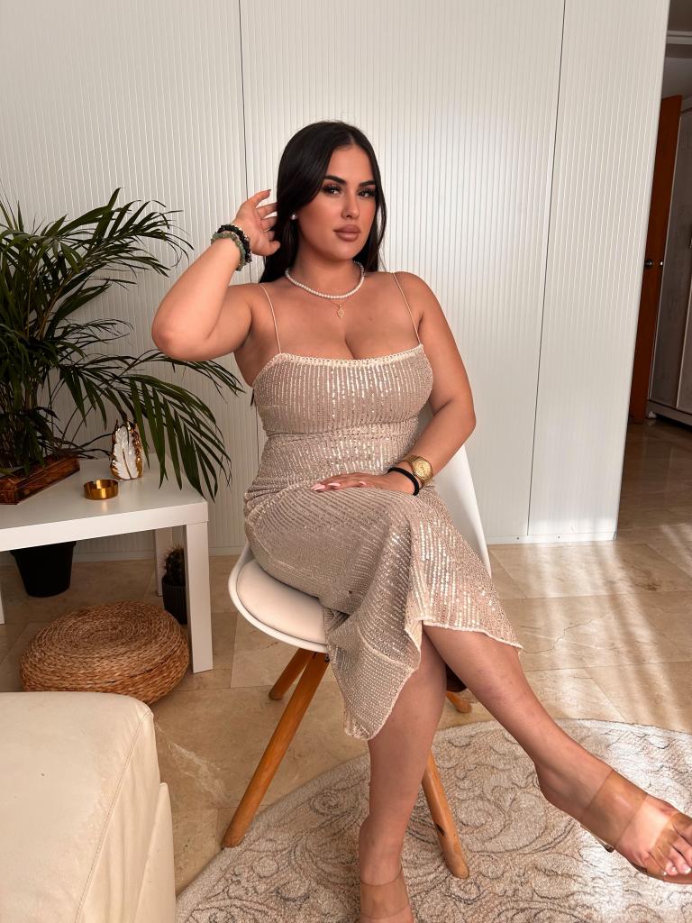 672126389: Chica busca chico en Málaga