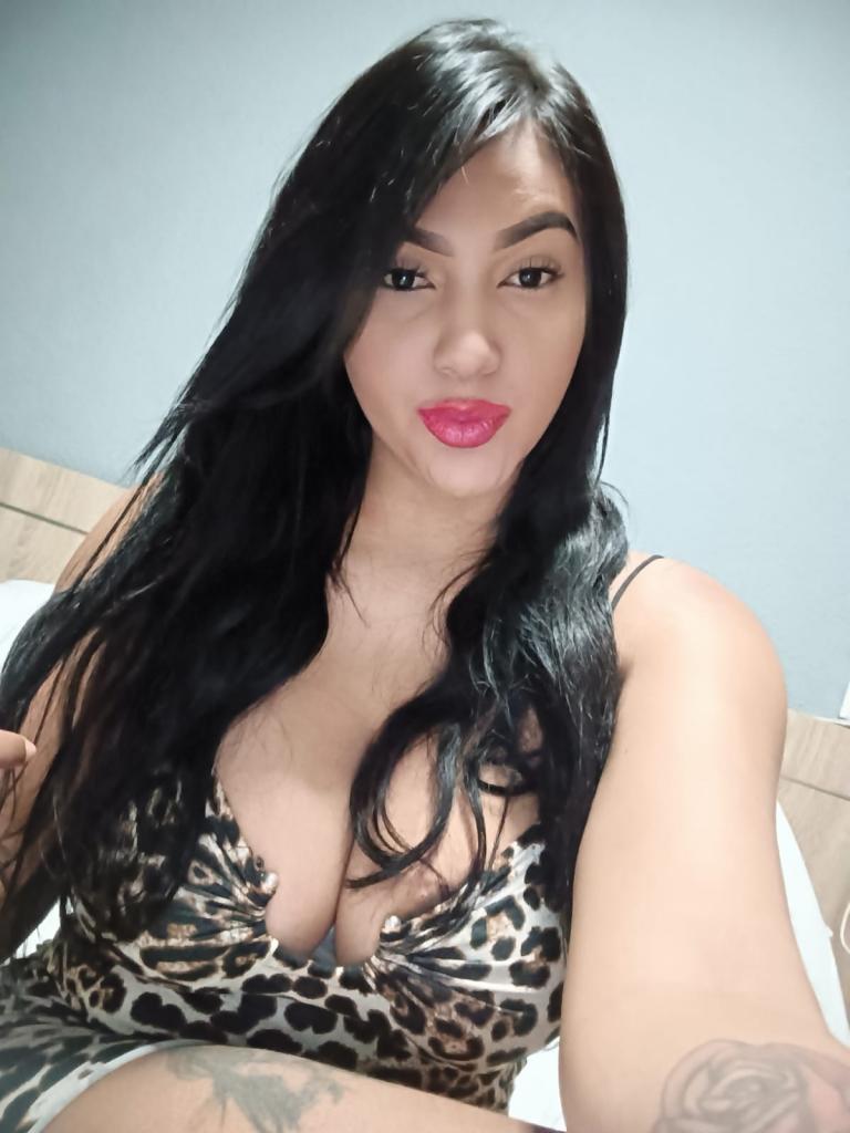 631035240: Chica busca chico en Sevilla