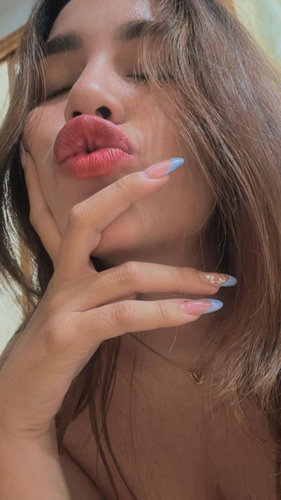 631623086: Chica busca chico en Barcelona