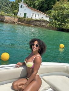 647973031: Chica busca chico en Madrid