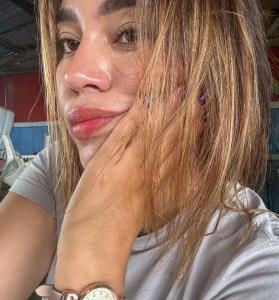 631623086: Chica busca chico en Barcelona