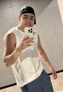 Chico busca chica en Sevilla: 