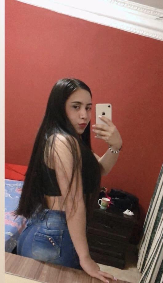 613859043: Chica busca chico en Barcelona