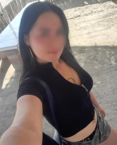 664870860: Chica busca chico en Barcelona