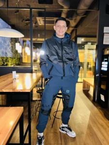 Chico busca chica en Sevilla: 