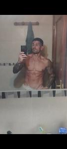 Chico busca chica en Sevilla: 