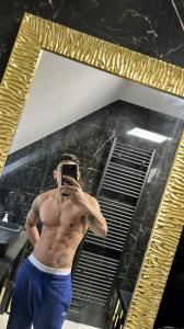 687133916: Chico busca chica en Las Palmas