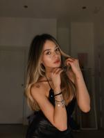 661048481: Chica busca chico en Ibiza