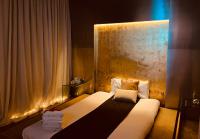 695355217: Chica busca chico en Barcelona