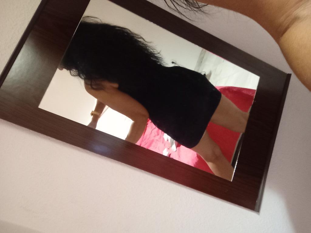 603705033: Chica busca chico en Sevilla
