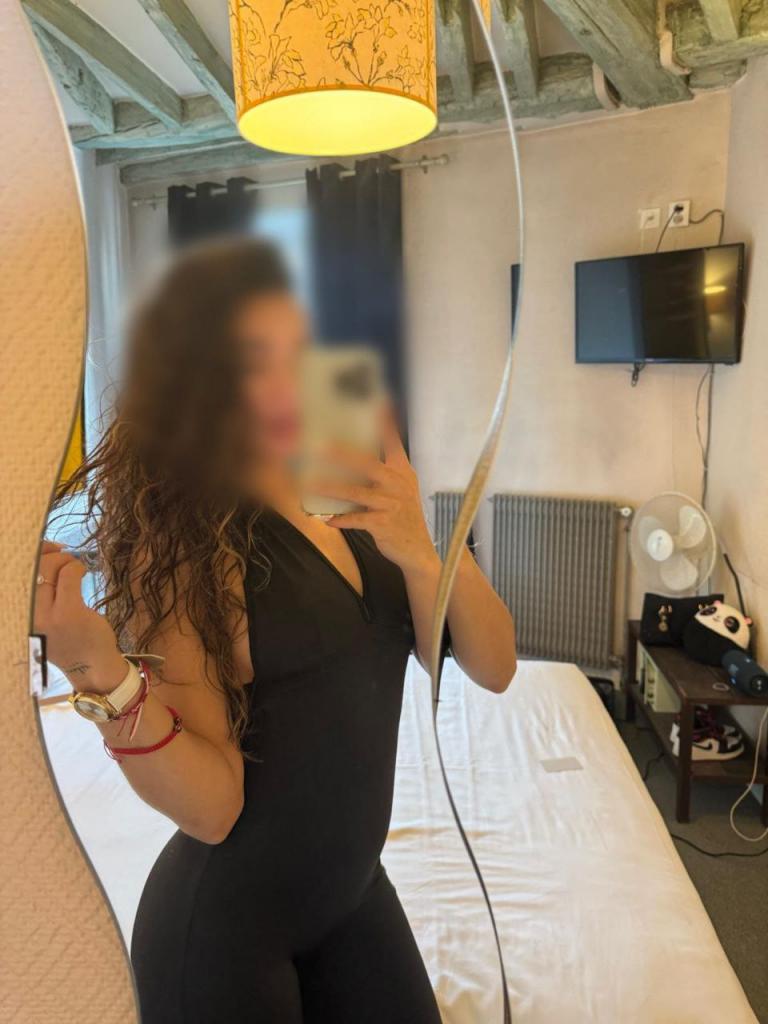 614982840: Chica busca chico en Madrid