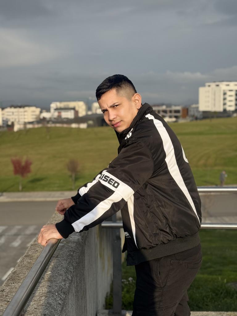 Chico busca chica en Murcia: 