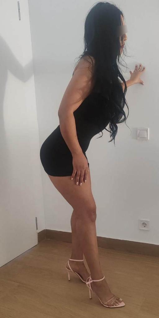 624907289: Chica busca chico en Madrid