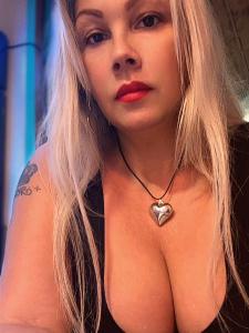 643136311: Chica busca chico en Barcelona