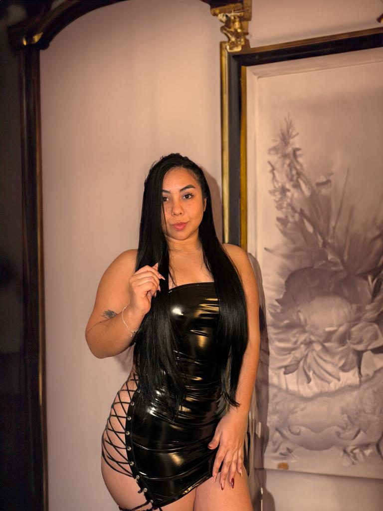 Chica busca chico en Alicante: Chica busca chico