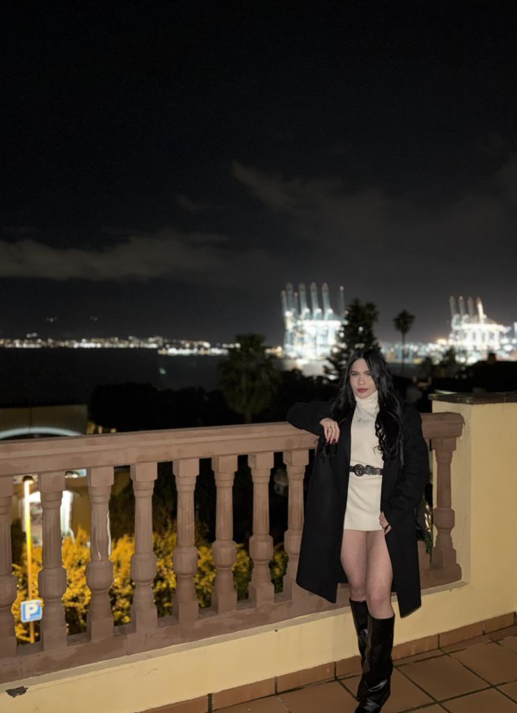 Chica busca chico en Cádiz: 