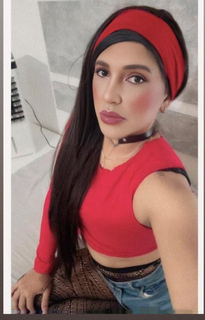 613806145: Chica busca chico en Gerona