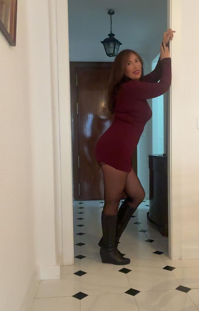 742095884: Chica busca chico en Málaga