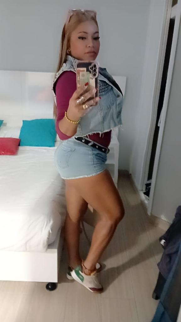 642053313: Chica busca chico en Málaga