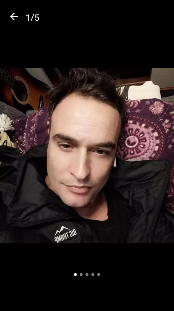 603925384: Chico busca chica en Cádiz