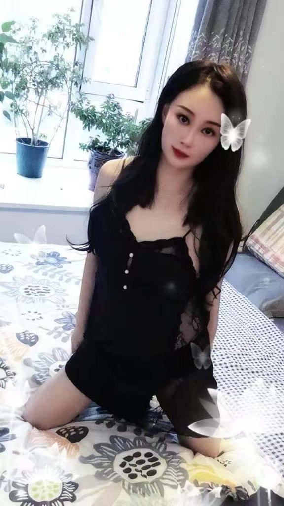 697228183: Chica busca chico en Tarragona