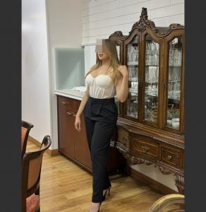 635115530: Chica busca chico en Barcelona