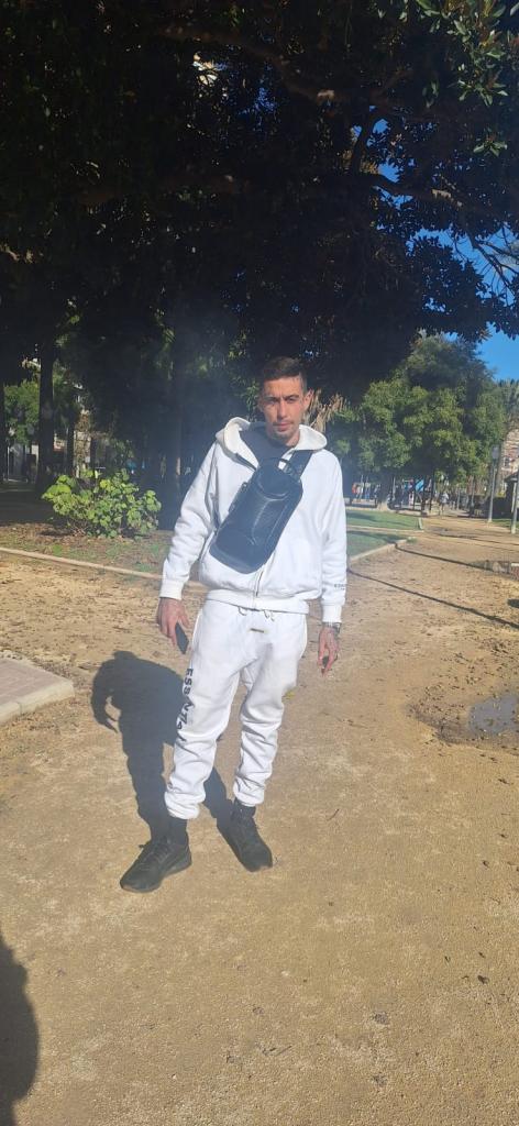 Chico busca chica en Alicante: 