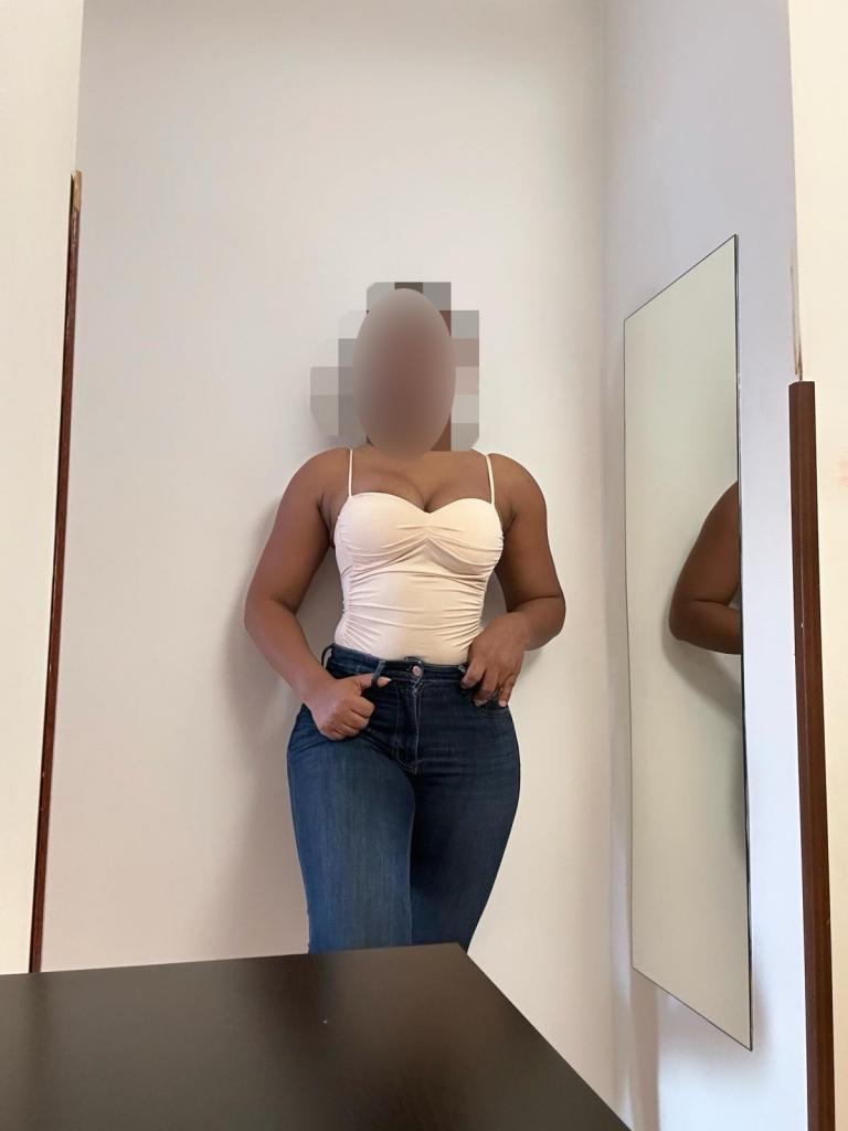 Chica busca chico en Tenerife: 