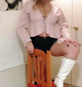 665585135: Chica busca chico en Barcelona