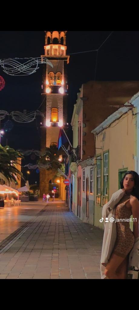 Chica busca chico en Tenerife: 