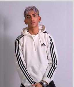 664456277: Chico busca chica en Madrid